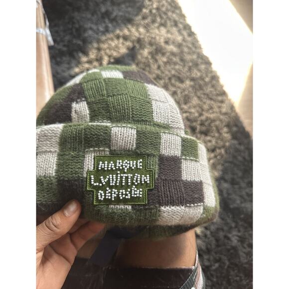 Louis Vuitton Camouflage beaded marque beanie bonnet - Picture 7 of 11